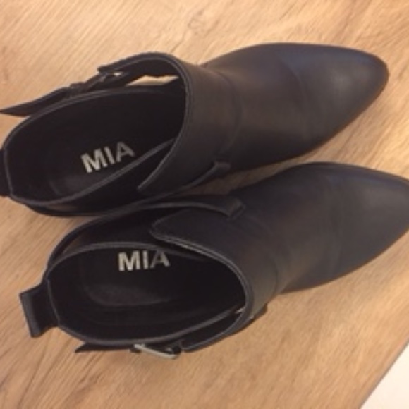 Booties - Picture 3 of 3